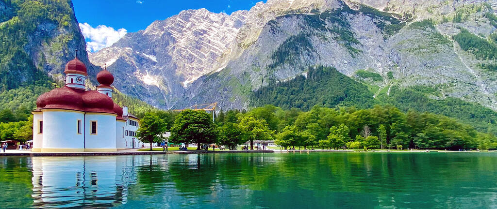 Riesige Gebirgsseen sind das Kennzeichen des Berchtesgadener Landes. © by artistravel.