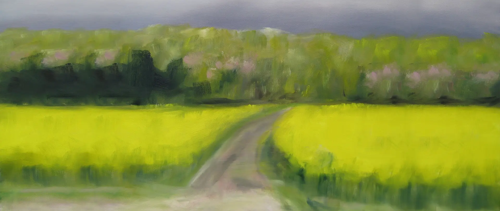 Landschaft mit gelben Rapsfeldern, gewundenem Weg und bewölktem Himmel, die Weite und Lichtstimmung in Acryl darstellt