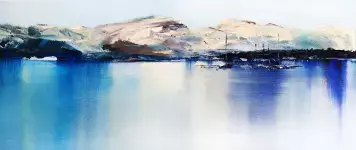 Sanfte Landschaft mit Hügeln und ruhigem See in abstrakter, impressionistischer Malweise als Inspiration für kreatives Malen