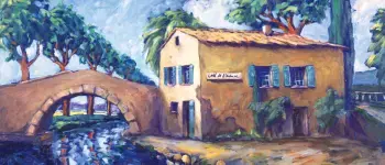 Malerische Landschaft mit Brücke über Fluss und traditionellem Haus, geprägt von leuchtenden Farben und künstlerischer Skizze