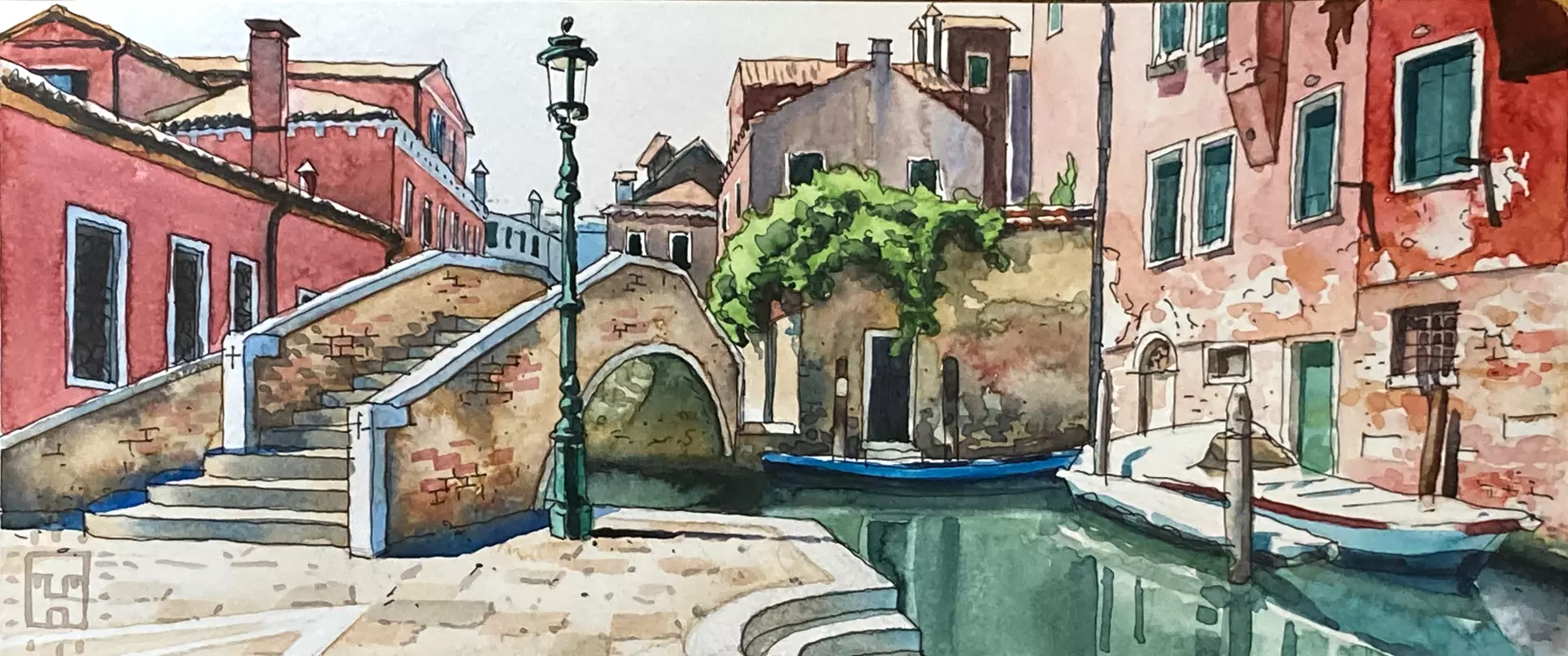 Aquarellmalerei einer venezianischen Kanal-Brücke mit Booten und alten Häusern, die kreative Entdeckungsreise in Venedig inspiriert