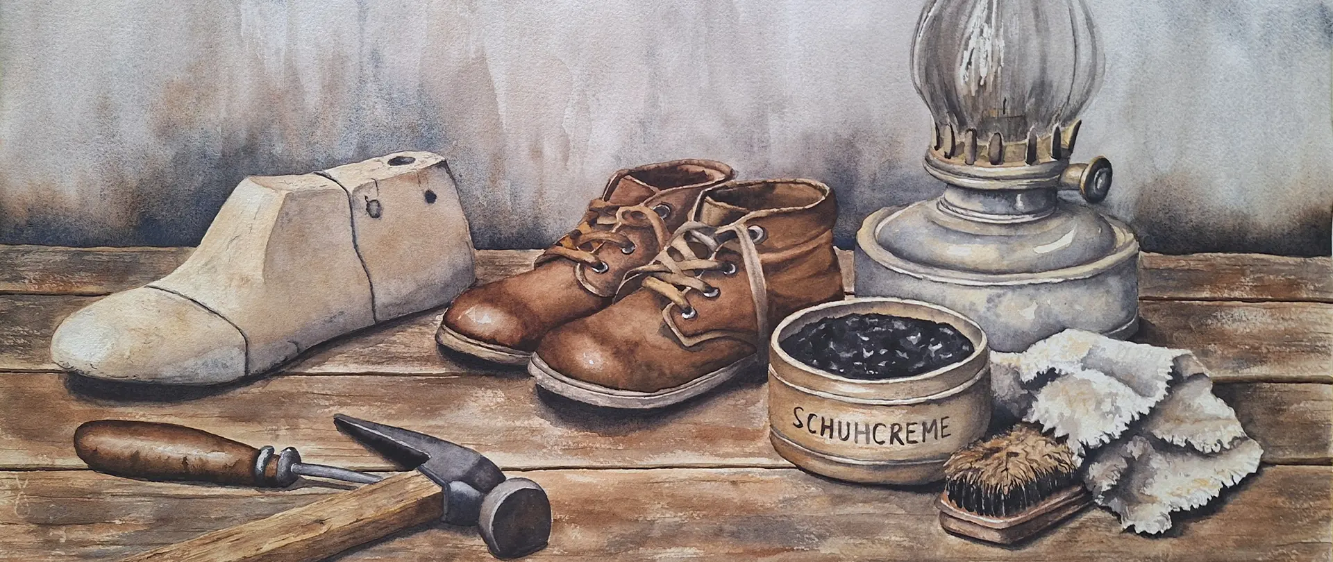 AT2027 20 21. März · Nina Niederhausen · Hattingen · Aquarell, Landschaft, Mischtechnik, Stillleben · Deutsch Die Schönheit des Alltäglichen in Aquarell Vintage Holzschuhform, braune Lederschuhe, Schuhcreme, Pinsel, Tuch, Hammer und alte Öl-Lampe als Motive für Aquarellmalerei der Alltagsästhetik