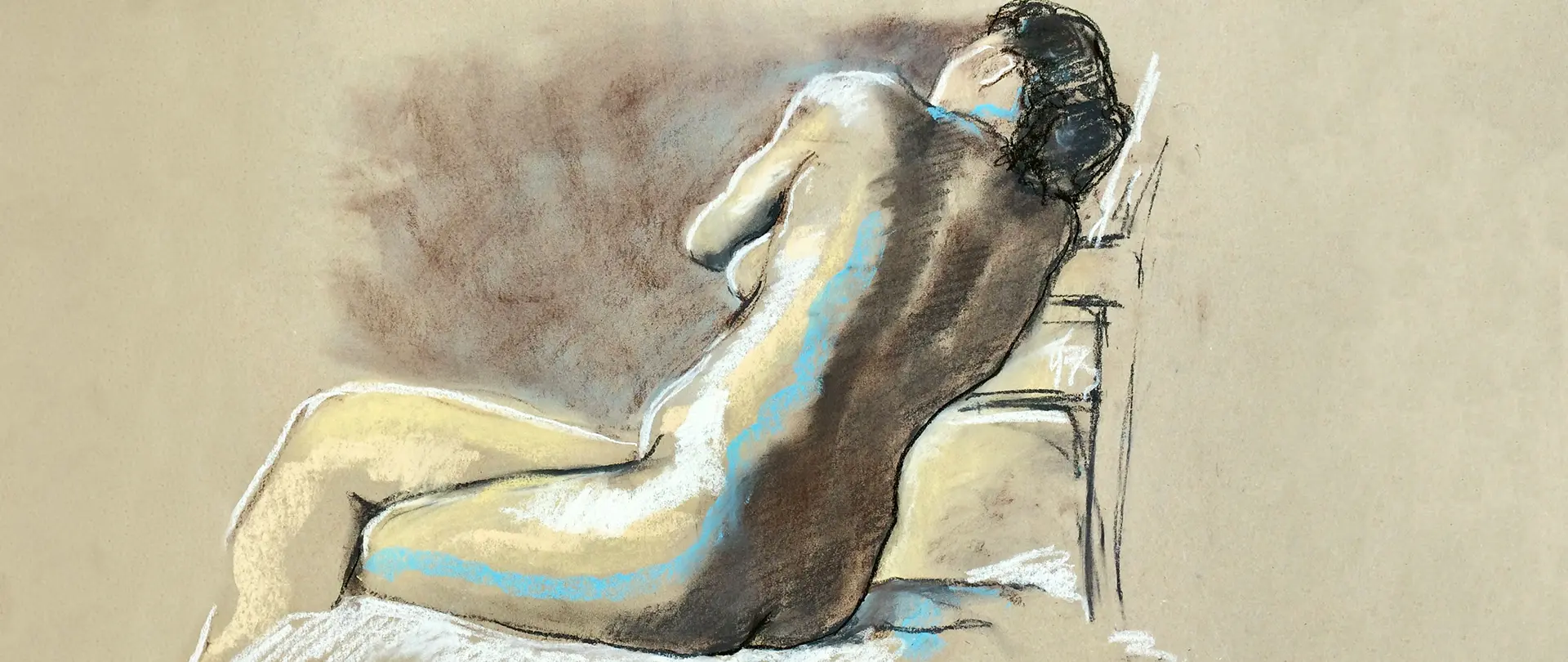 Portrait & Akt II Sitzender weiblicher Akt als pastellfarbene Zeichnung von hinten, der Fokus liegt auf Körperhaltung und Licht-Schatten-Effekten