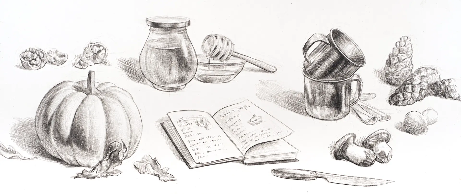 Bleistiftzeichnung mit Kürbis, Honigtopf, Honiglöffel, Kochbuch, Stapel Becher, Pilzen, Gewürzen und Messer als Stillleben kleiner Alltagsgegenstände