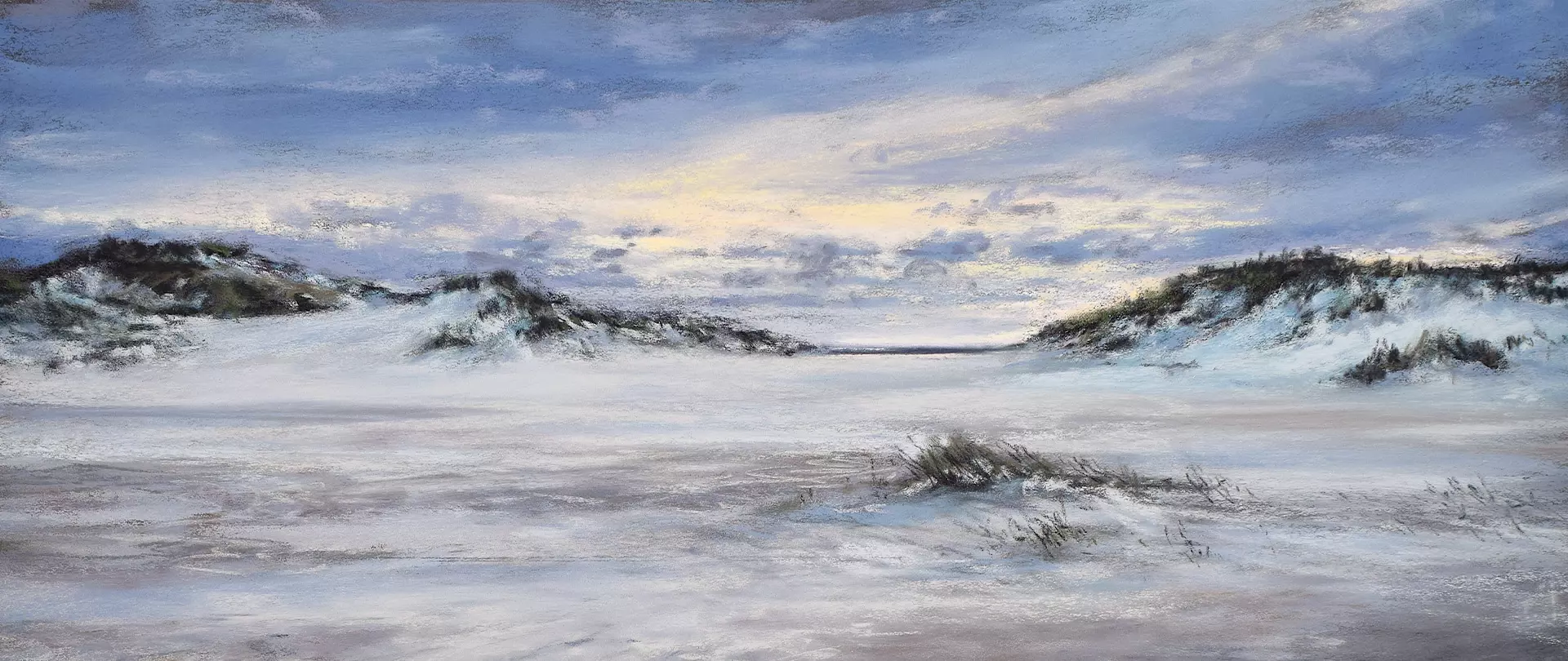 Pastell Zeichnung mit nordischem Himmel, Dünen und ruhiger Küstenlandschaft im sanften Licht erstellt von artistravel Dozentin Martine Zingler