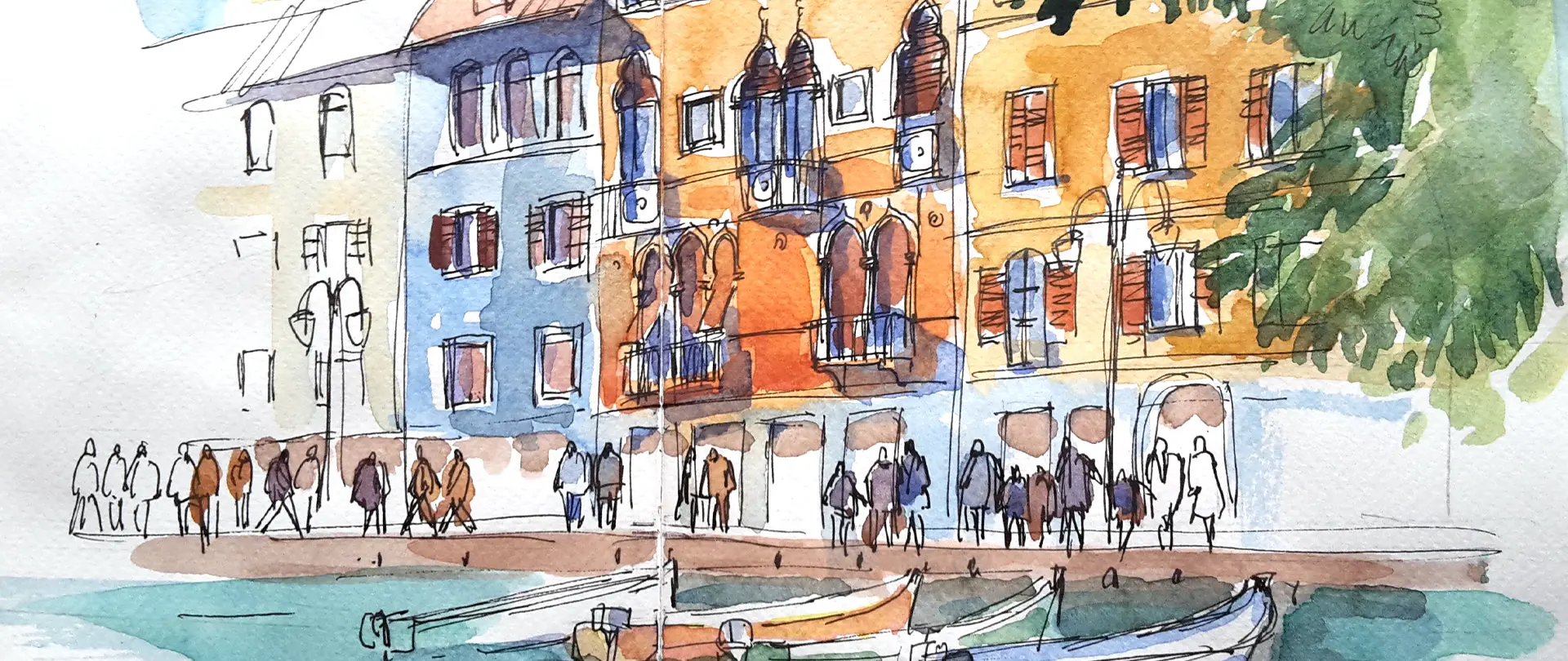 Aquarell-Skizze von bunten Häusern am Wasser mit Figuren und Booten, urbanes Stadtmotiv für den Kurs "Urban Sketching: mit Stift und Skizzenbuch unterwegs"