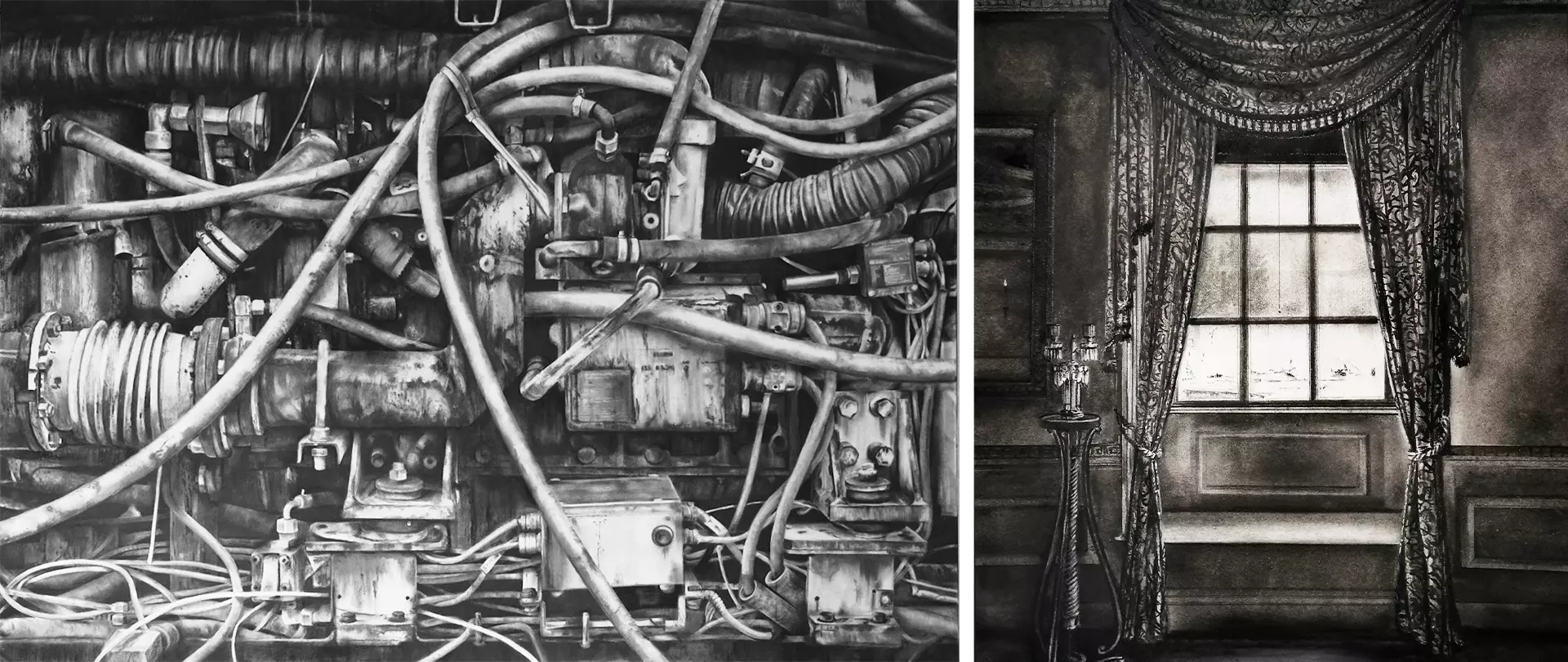 Zweigeteilte Kohlezeichnung auf Papier: links komplexe Maschinenanlage mit Rohren und Kabeln, rechts ein Fenster mit dekorativen Vorhängen und Kerzenständer erstellt von artistravel Dozentin Theora Krummel