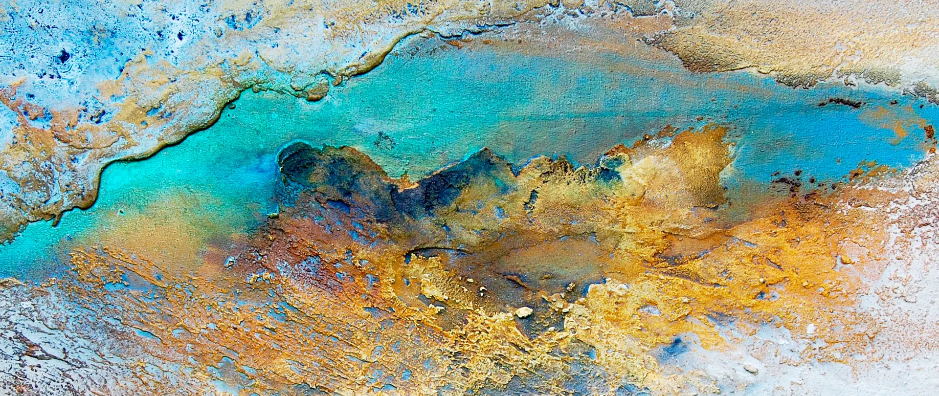 Inspiration in Blau - mit Rost und Strukt Abstrakte Kombination aus verschiedenen Blautönen, Rost und strukturierter Oberfläche, inspiriert von natürlicher Verwitterung und künstlerischer Gestaltung