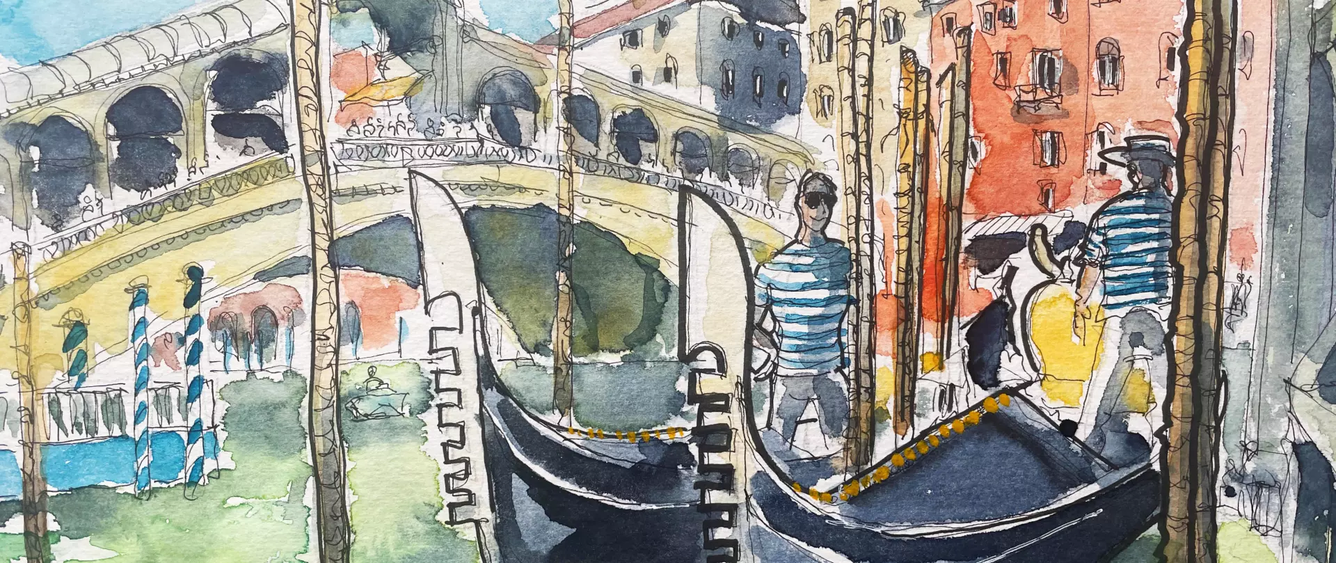 Urban Sketching zeigt Gondolieri in gestreiften Hemden stehend auf Gondeln im Kanal vor dem Rialtobrücke in Venedig mit bunten Gebäuden im Hintergrund erstellt von artistravel Dozent Malte Wulf