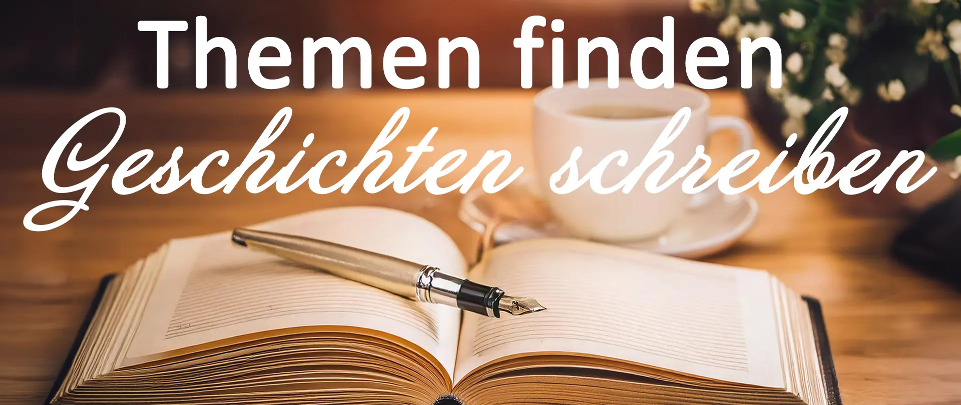 Offenes Buch mit Füllfederhalter und Tasse Kaffee symbolisieren Themenfindung und kreatives Geschichten schreiben