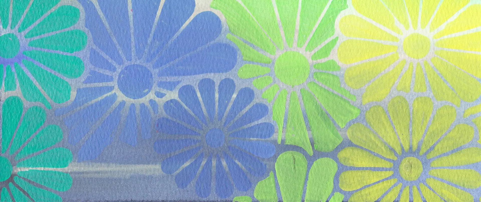 Abstrakte bunte Blumenmuster in Blau-, Grün- und Gelbtönen vermitteln Ruhe und Erholung für den kunsttherapeutischen Kurs "Me-Time – Zeit für mich"