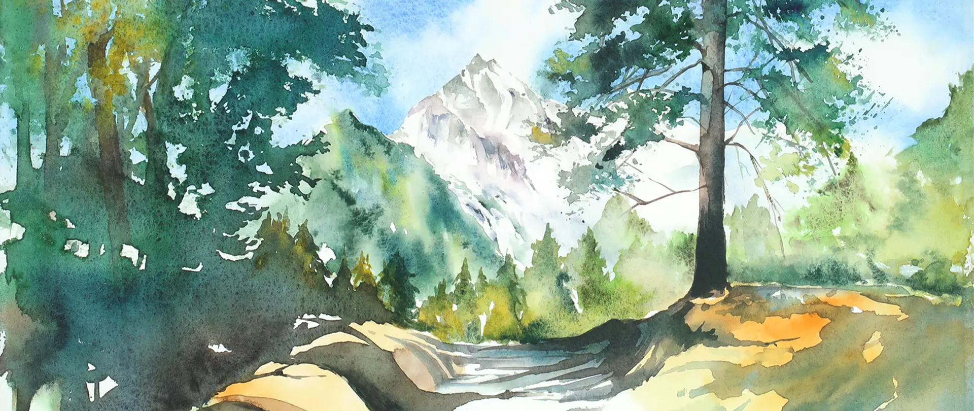 Berglandschaft mit Waldweg, Baum im Vordergrund und sanft leuchtenden Aquarellfarben für atmosphärische Naturdarstellung