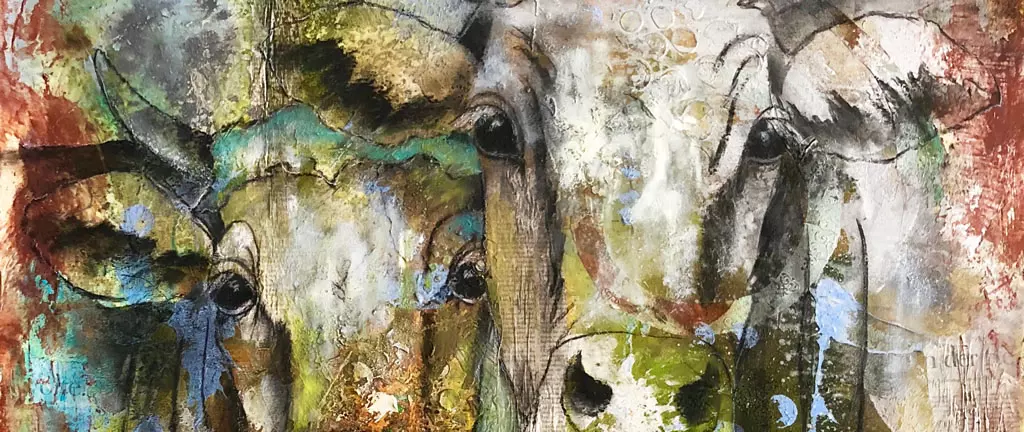 Abstrahierte Mixed Media Kühe Abstrahierte Acrylmalerei zweier Kühe in erdigen Farbtönen mit expressiver Struktur, gemalt von Anita Hörskens – Dozentin bei artistravel.