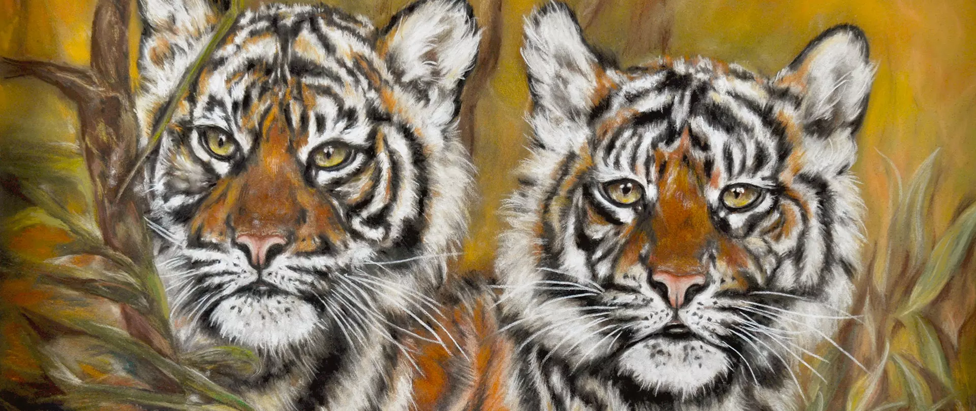 Realistische Pastellmalerei von zwei Tigern im Wald von Christina Frenken, detailreich mit besonderem Fokus auf Fellmuster und natürlicher Lichtstimmung