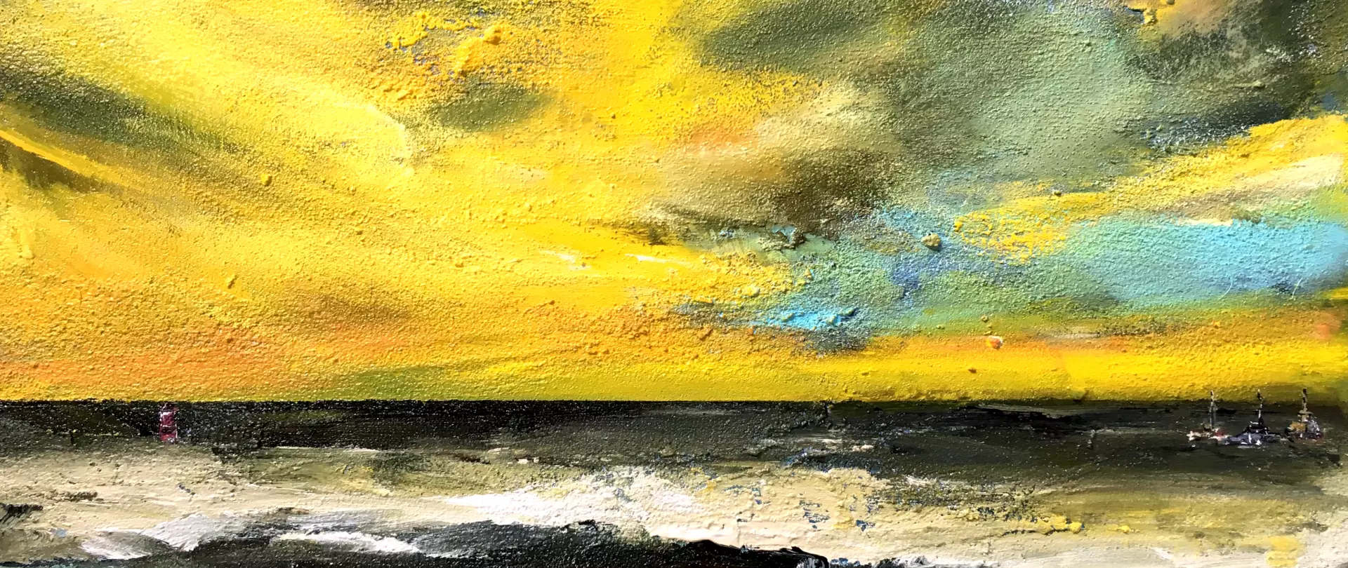 Welliges Meer mit kleinen Booten vor einem surreal gelb strahlenden Sonnenuntergang, Abstrakt und Expressiv , gemalt von Claudia Kassner - Dozentin bei artistravel