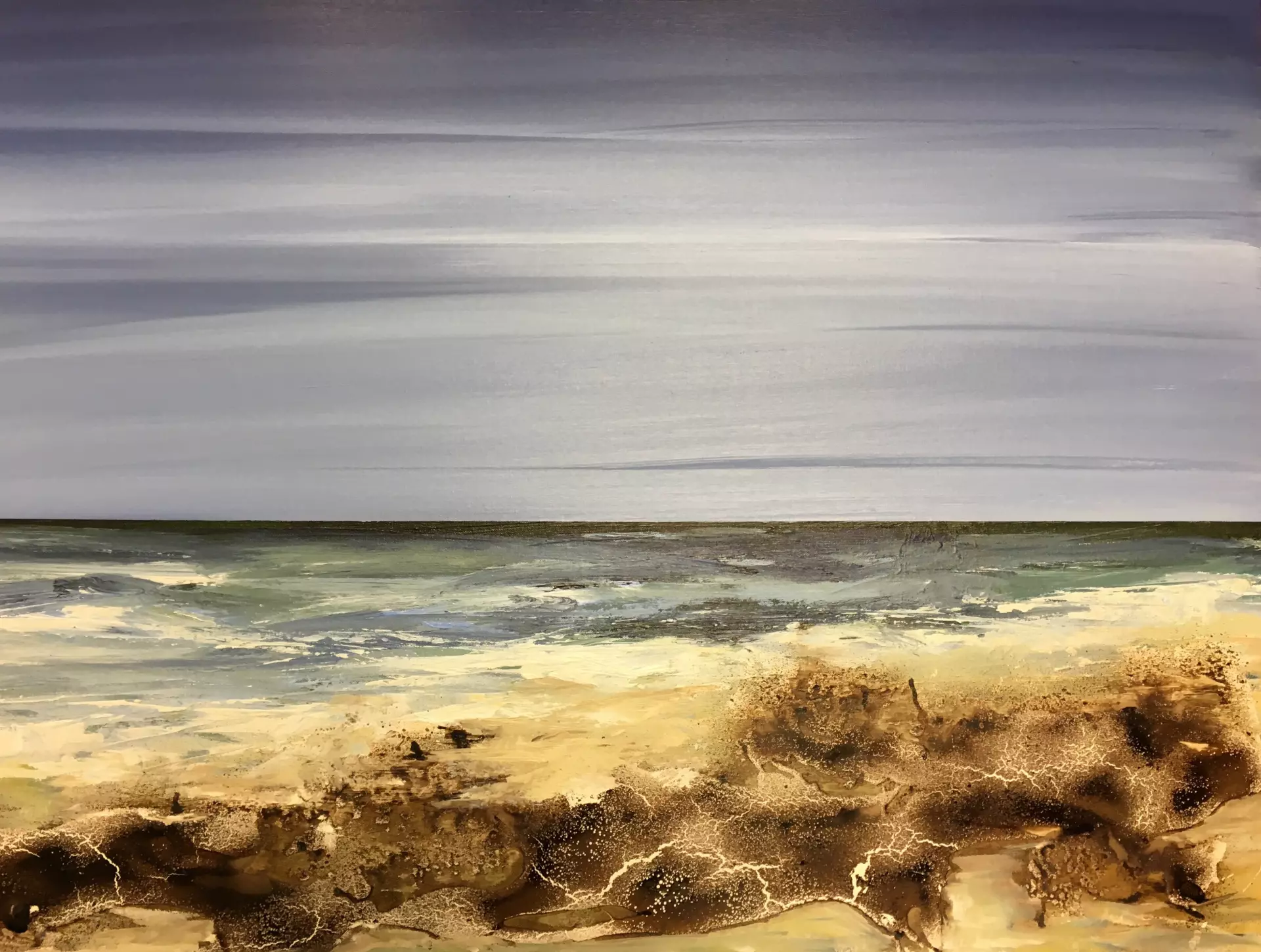 Abstrakte Ebbe an einem windigen Sommertag Abstrakte Malerei einer Strandlandschaft am Wattenmeer, sehr erdige und entsättigte Töne , gemalt von Claudia Kassner - Dozentin bei artistravel