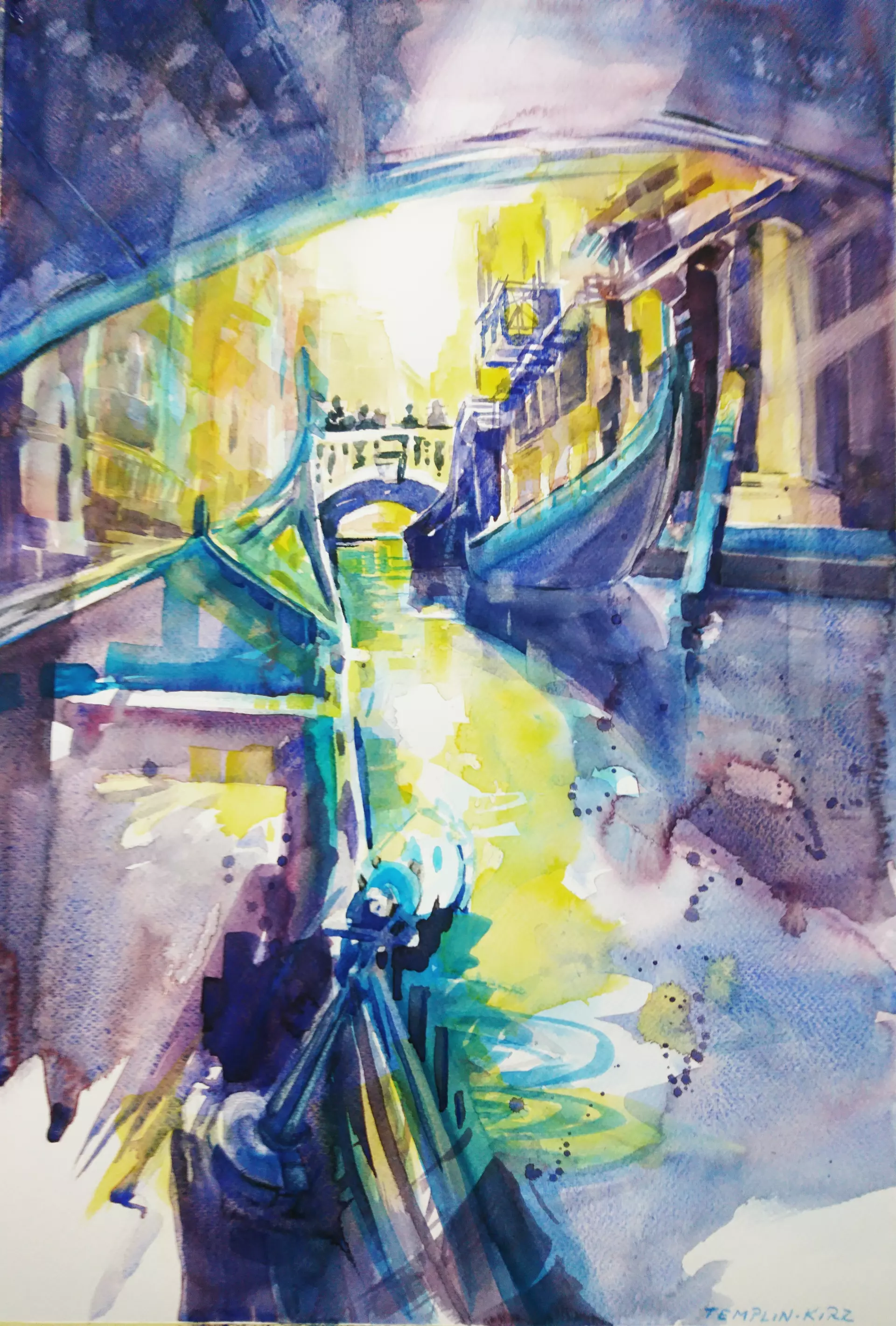 Venedig-Kanal mit Gondeln in Aquarell Dynamische Aquarellmalerei eines venezianischen Kanals mit Gondeln, leuchtenden Lichtspiegelungen und Brücke im Hintergrund – erstellt von Gabriele Templin-Kirz, Dozentin bei artistravel