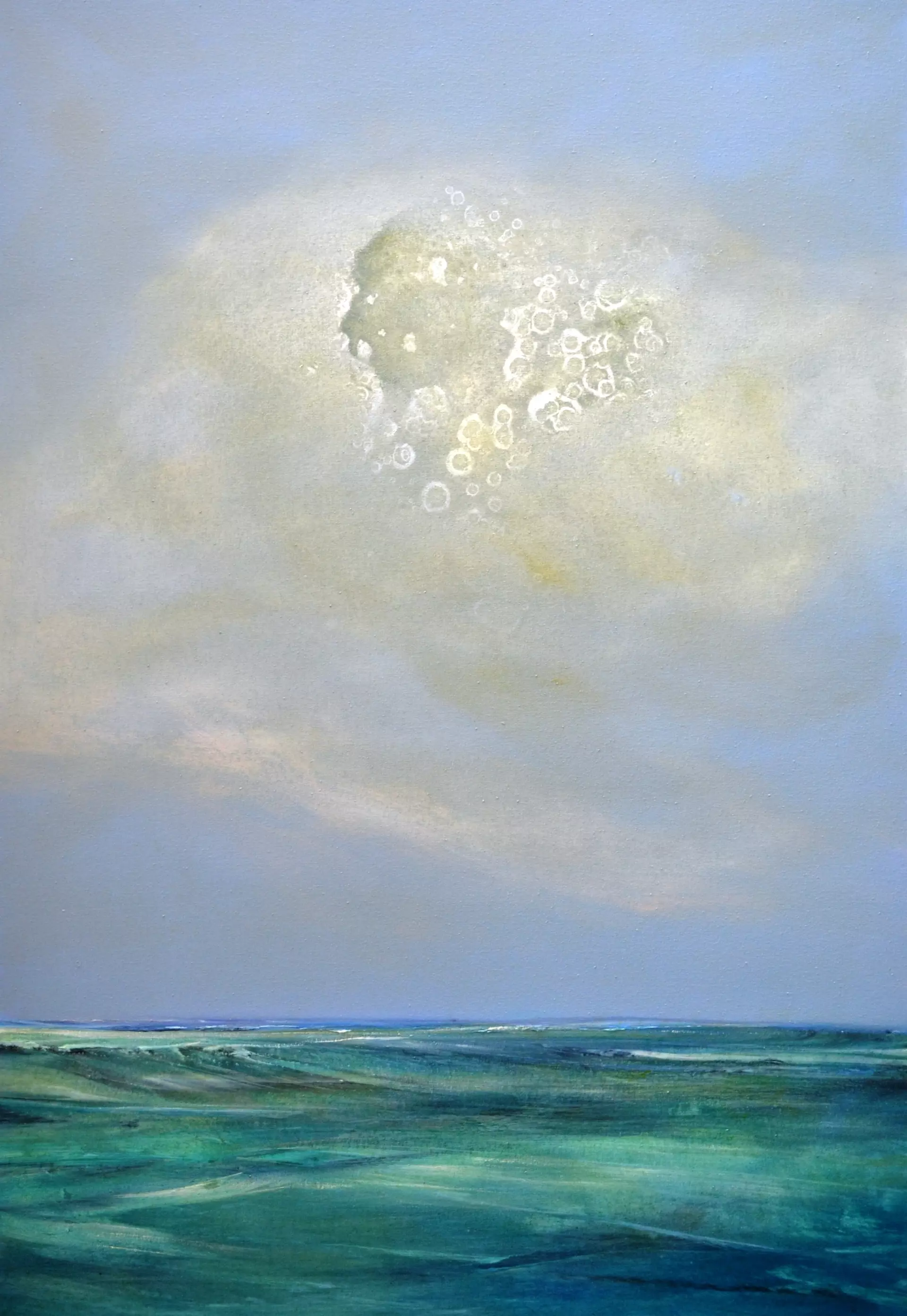Abstrakte Malerei: Himmelsstimmung Abstraktes Acrylgemälde eines hellen, bewölkten Himmels mit sanften Grautönen, gemalt von Hinrich Schüler – Dozent bei artistravel