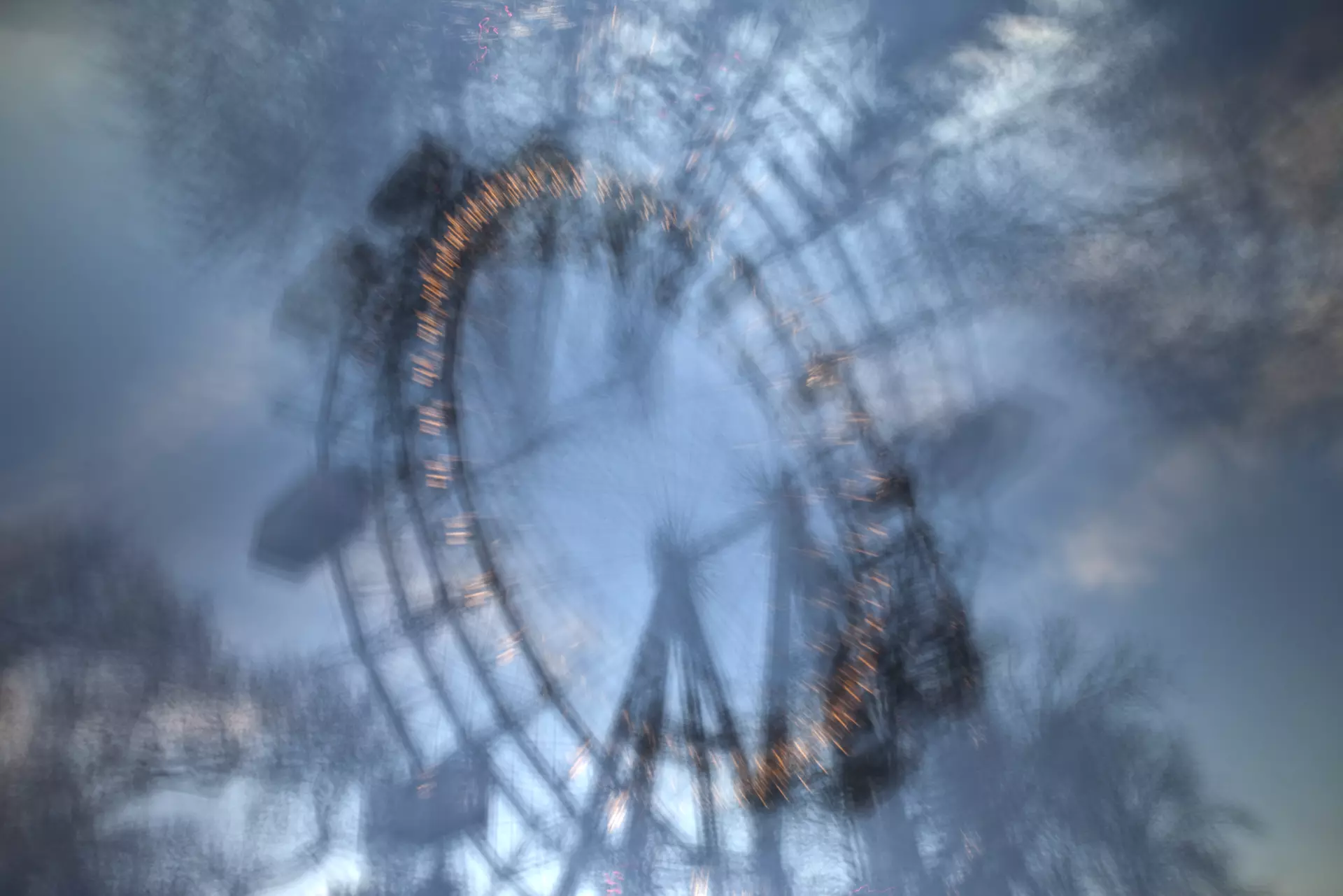 Abstrakte Darstellung eines Rads Abstrakte Darstellung eines Rads mit spannenden Strukturen – Abstrakte Fotografie von artistravel Dozent Jürgen Wassmuth