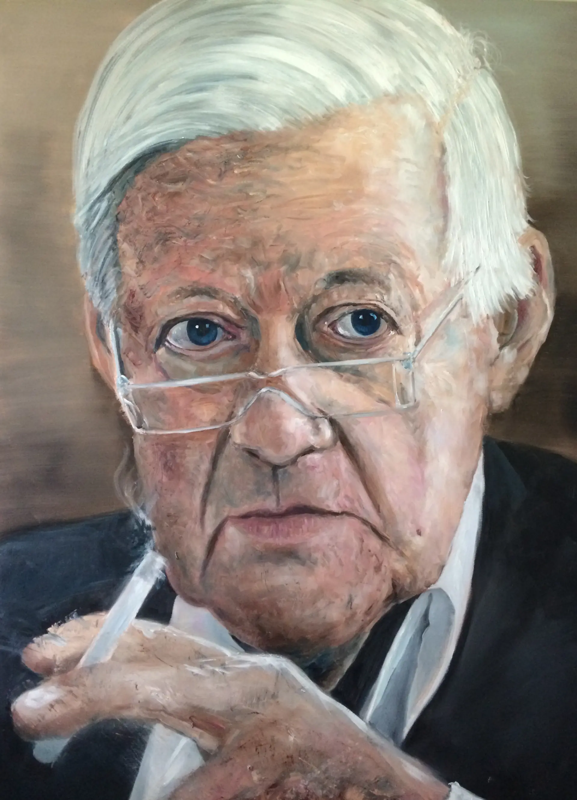 Portraitmalerei Porträt eines älteren Mannes mit weißen Haaren und Brille in realistischer Malerei von Holger Liedtke, der eine Zigarette hält und ernst blickt