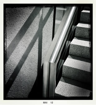 Werk: Karl-H. Warkentin Schwarz-Weiß-Fotografie einer Treppe.