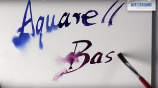 Kreativurlaub mit Artistravel, Foto: artistravel Mit Aquarellfarbe ist folgender Schriftzug auf ein Papier verfasst worden: “Aquarell Bas”.