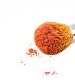 Fotografieren lernen im Fotokurs oder Fotoworkshop. Foto: "Makeup Brush on White Background" by Matt Trostle (CC BY 2.0 - https://creativecommons.org/licenses/by/2.0/).
