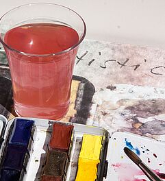 Sollte beim Watercoloring nicht nur den Durst des Künstlers stillen: Die richtige Wasser-Menge. Foto: Pixabay