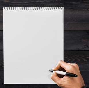 Kugelschreiber, Zeichnen und Skizzieren lernen, Zeichenkurse, Kreativurlaub, Malreise, Foto: Pixabay Eine Person hält ein Edding in der Hand, davor liegt ein leerer Zeichenblock.